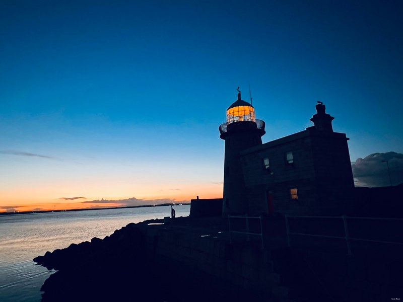 2022 - Sun-up And Sun-down - Glendalough Howth And Texel