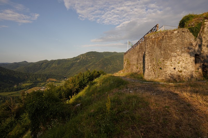 2025-07 - Tolmin Castle And Morning Sky A7 - SA707994
