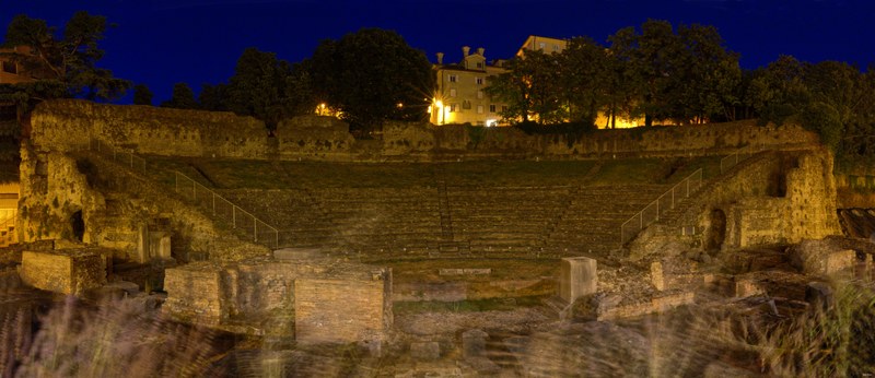 2025-07 - Trieste Night Roman Amphitheatre Scala Dei Giganti And Neoclassical Statues