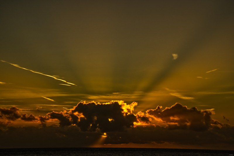 2025-09 - Howth Morning Cloudbreak - SA709552.editted