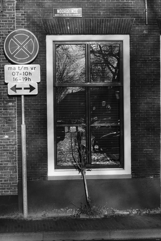 Windows-and-reflections - RX100225