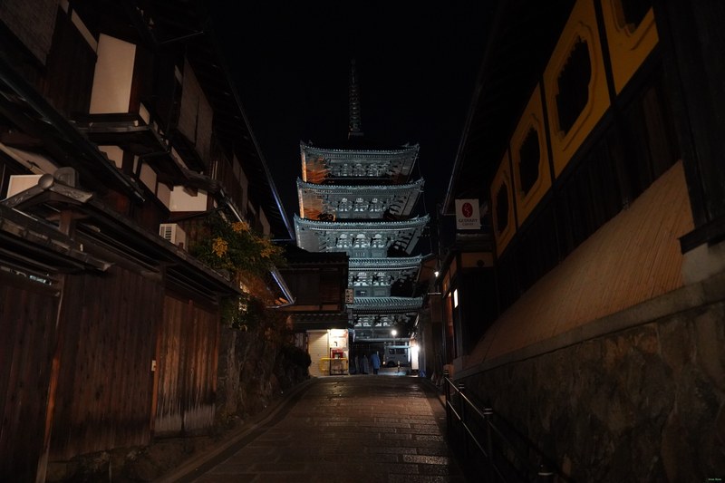 Kyoto - Night Views Of Yasaka Pagoda - cover.SA701144.ok