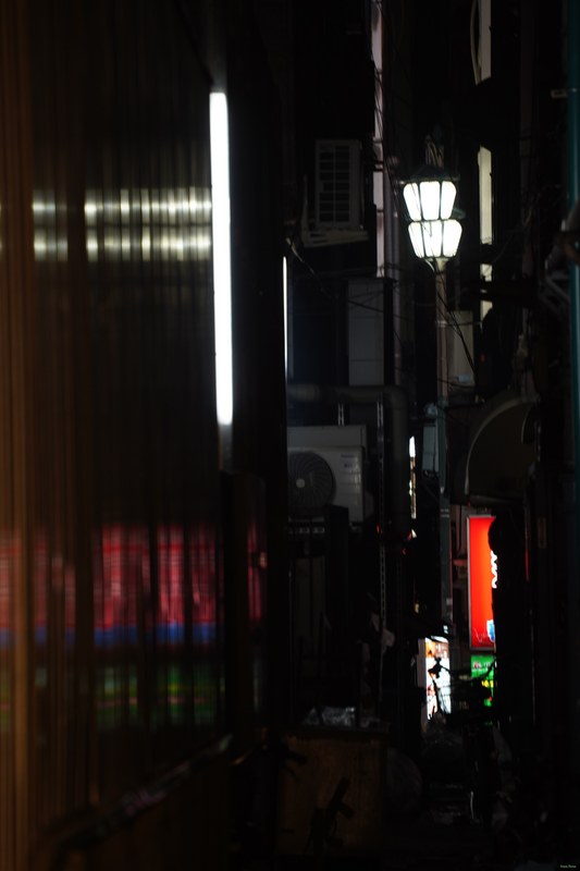 Night-town-alleyways - SA709866.ok